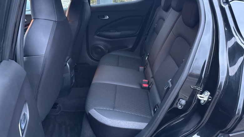 Nissan Juke 1.0 DiG-T N-Connecta 5dr Petrol Hatchback